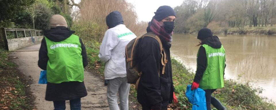 Convivialité et utilité : le cleanwalk de nos militants pour fêter la nouvelle année.