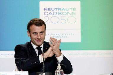 Le président Emmanuel Macron lors d'une visio-conférence de la réunion " Finance climat, perspective neutralité carbone 2050", au palais de l'Elysée, à Paris, France, le 12 décembre 2020. Photo : Stephane Lemouton/Pool/ABACAPRESS.COM