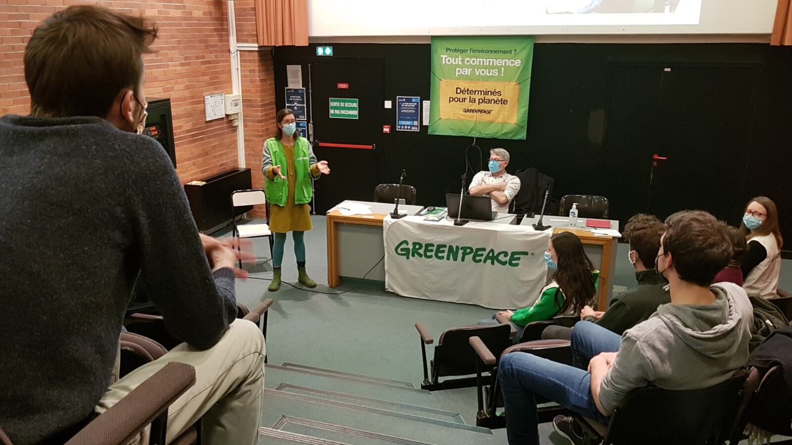 Jeudi soir, nous avons accueilli dans l'une des salles de la Médiathèque à Nantes des personnes souhaitant s'investir dans les missions de Greenpeace.