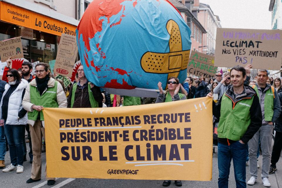 Trois marches pour le climat ont eu lieu ce samedi 12 mars en Haute-Savoie. Nous