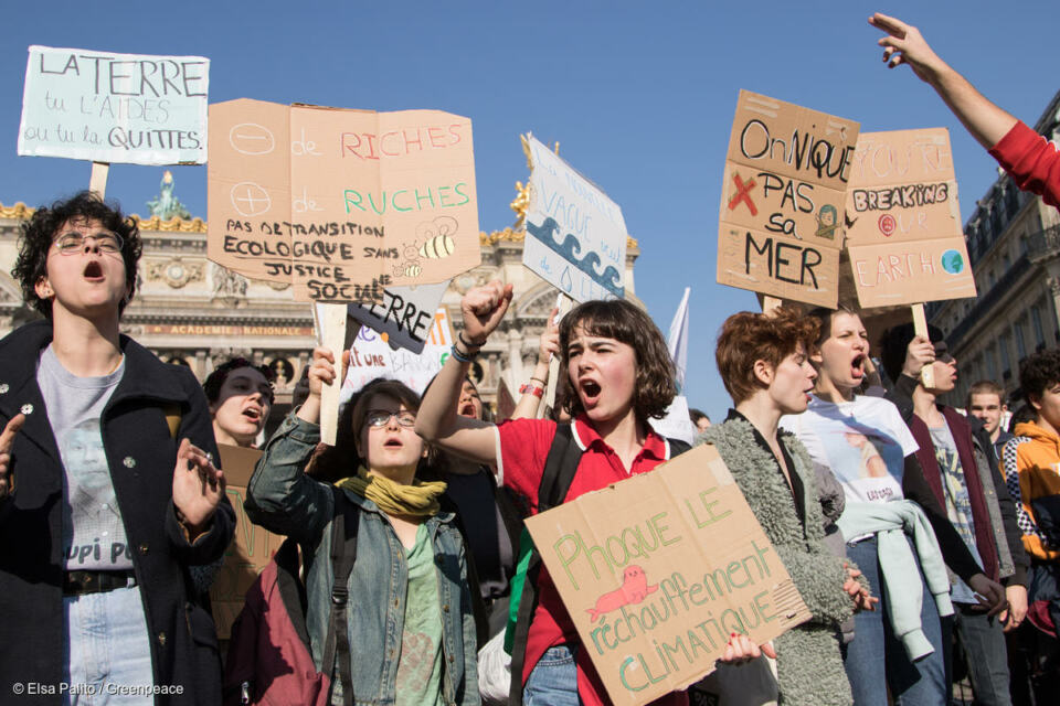 Le résultat du premier tour de l’élection présidentielle est une défaite pour le climat, et plus généralement pour l’environnement. A cette inquiétude très vive face à la crise climatique, s’ajoute celle de voir l’extrême droite arriver au pouvoir en France, et avec elle ses idées à l’opposé non seulement des valeurs de l’écologie mais aussi de nos principes fondamentaux.