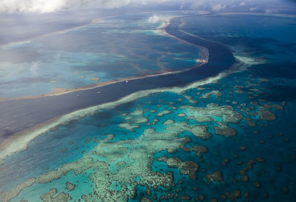 Association assurance vie bénéficiaire – Vue aérienne de la grande barrière de corail, Australie - © Michael Amendolia / Greenpeace