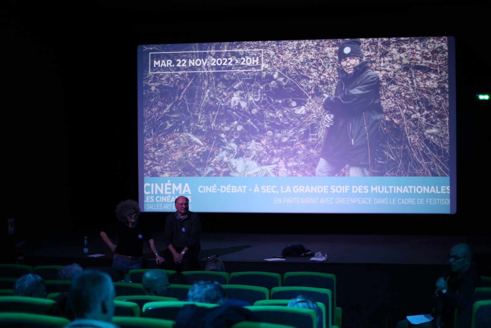 Merci d'être venu.e pour un échange autour de l'eau et les multinationales