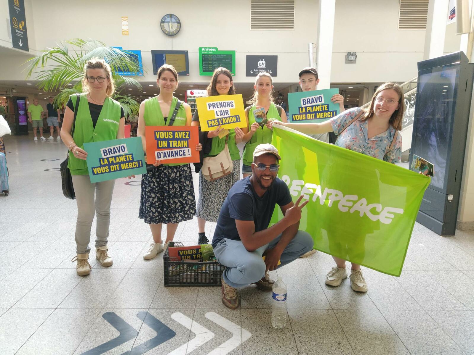 Mobilisation des militants du Groupe Local de Greenpeace Rouen : Félicitations 