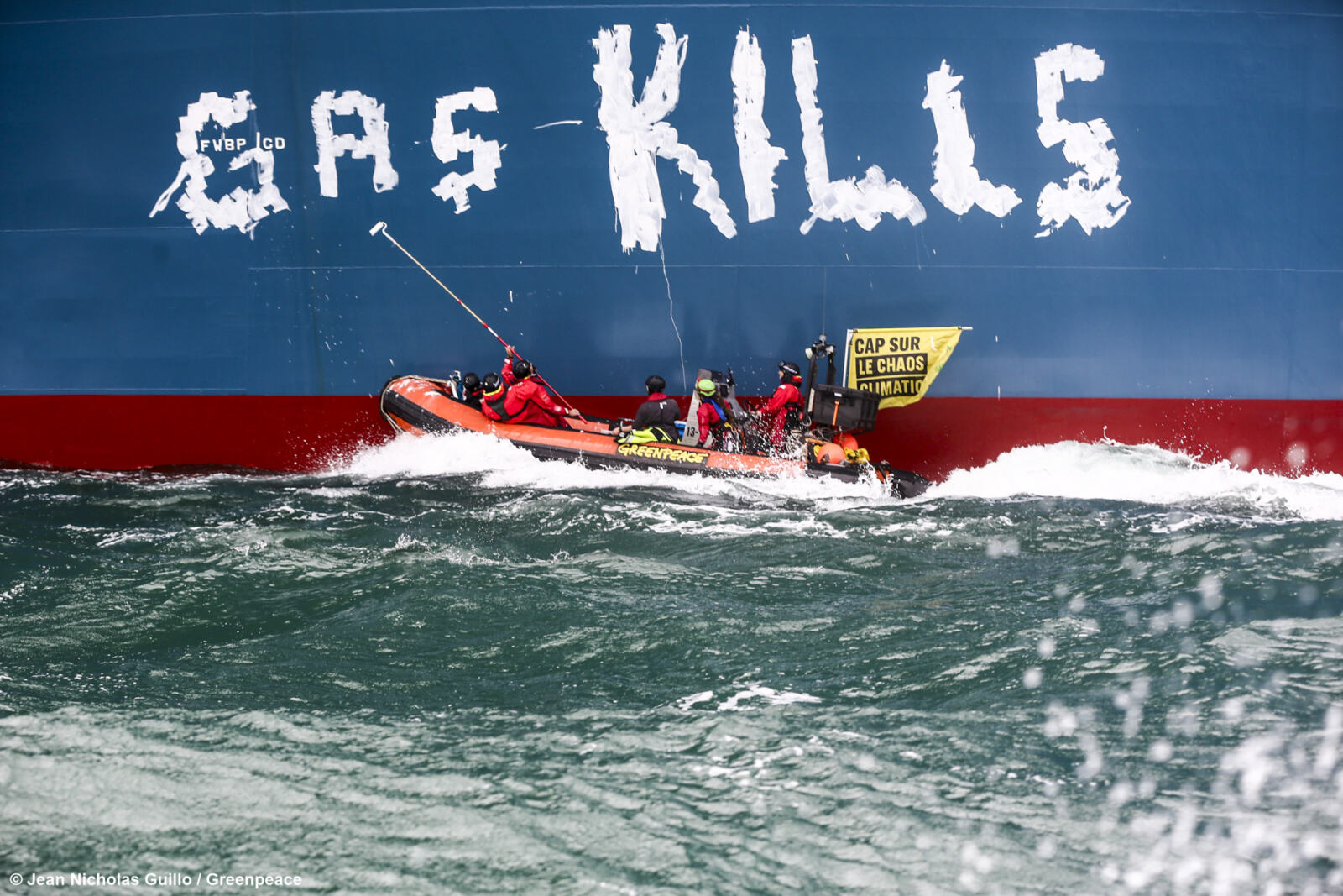 Malgré son soutien affiché à l'Ukraine, Emmanuel Macron maintient des écha