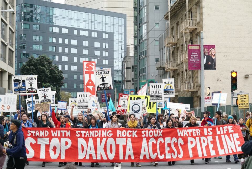 


La véritable histoire de Standing Rock
La Résistance sioux
Cette pours