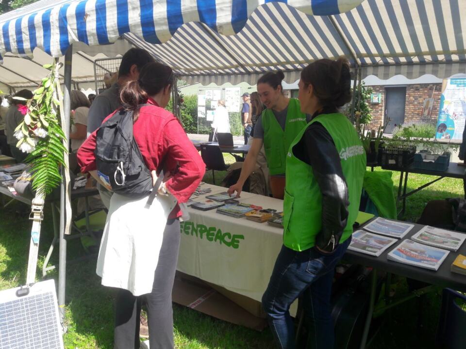 Stand de Greenpeace au Forum éco-responsable 