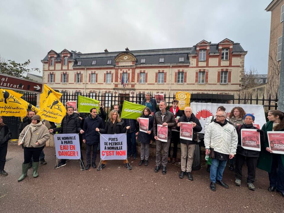 

Le 9 janvier 2025, trois militantes de Greenpeace Versailles ont participé 