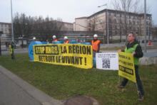 ACTION : Greenpeace Clermont-Ferrand recouvre le logo de la Région AuRA