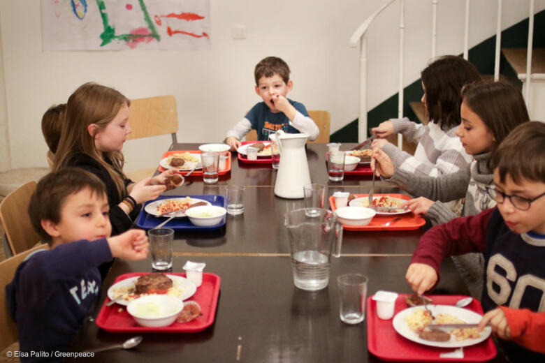 Le résultat des élections municipales 2026 aura une conséquence directe sur les menus servis dans les cantines scolaires des écoles primaires