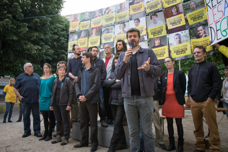 A Privas, en 2018, Jean-François Julliard prend la parole pour soutenir 22 activistes et un salarié en procès après une intrusion dans une centrale nucléaire. © Elsa Palito / Greenpeace