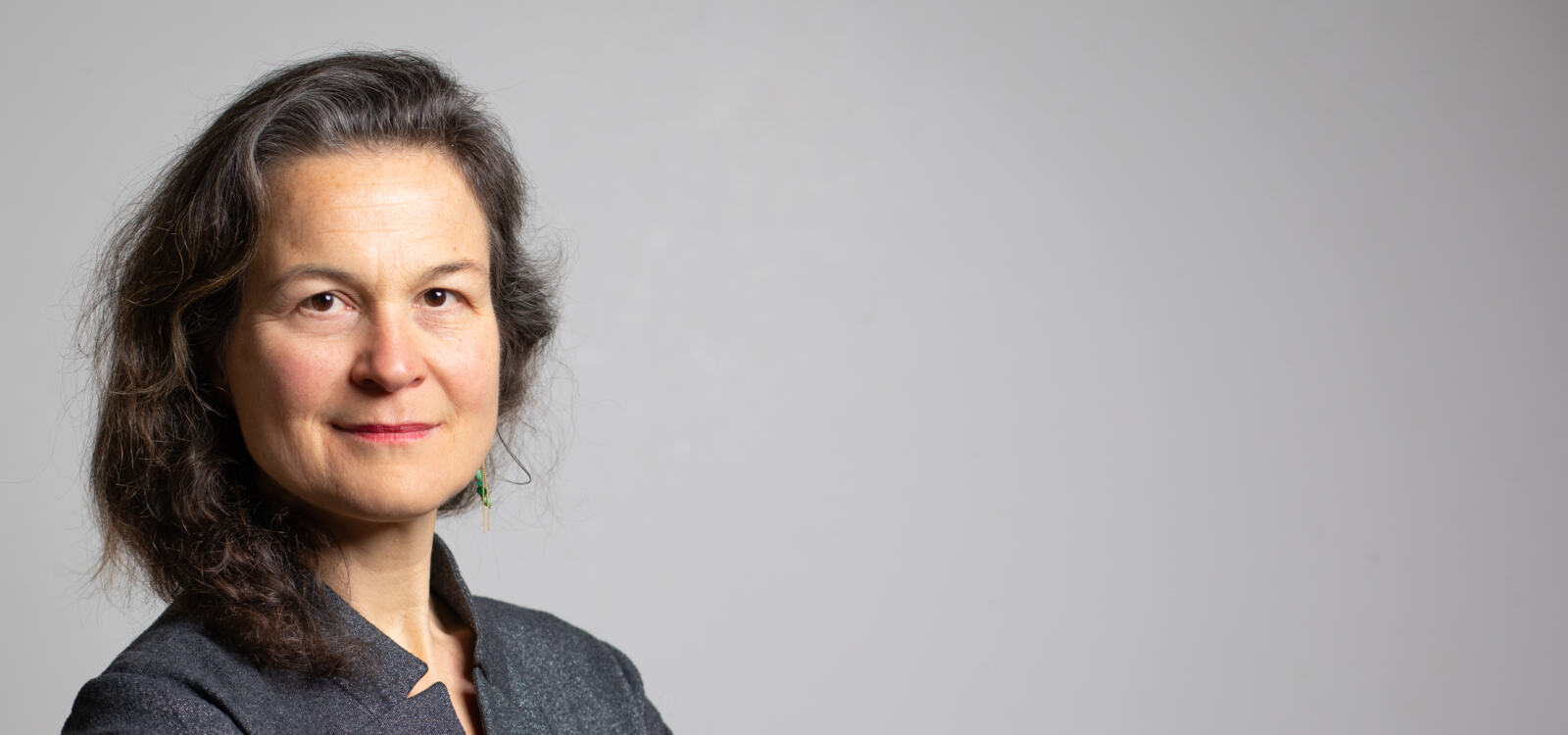 Greenpeace France-Luxembourg annonce la nomination de Charlotte Schneider au poste de Directrice générale de l'association. Elle succède à Jean-François Julliard, qui a quitté ses fonctions le 31 décembre 2025 après avoir dirigé la branche française de l'ONG pendant près de quatorze ans.